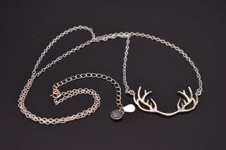 Parisi Halskette Sterlingsilber 925er - Hirschgeweih Anhänger - Fein - Damen - Frauen - Inkl. Weiße Schmuckschachtel